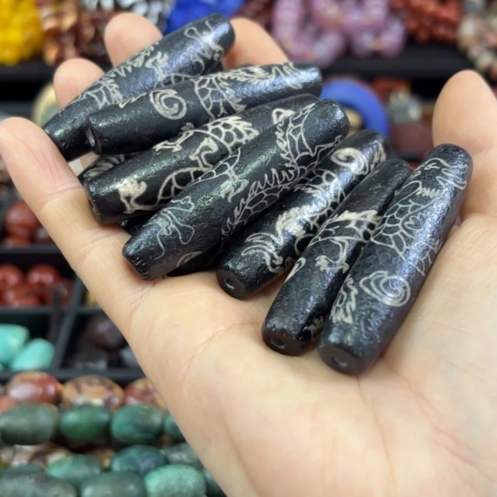 枫****玛瑙/玉髓未镶嵌颈饰