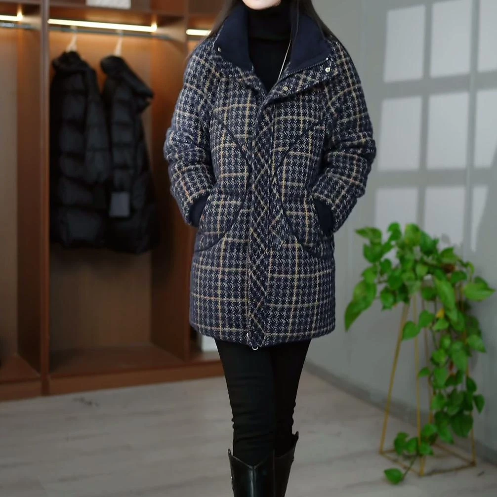海南雕绒2025秋冬新款时尚洋气经典格纹减龄百搭白鸭绒气质羽绒服