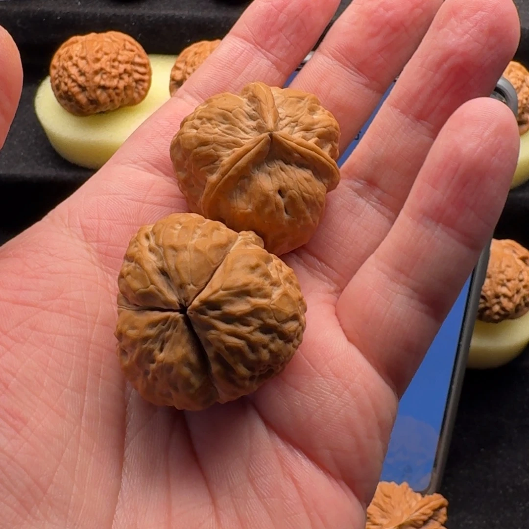 文玩核桃吊坠白*！34云铁三棱