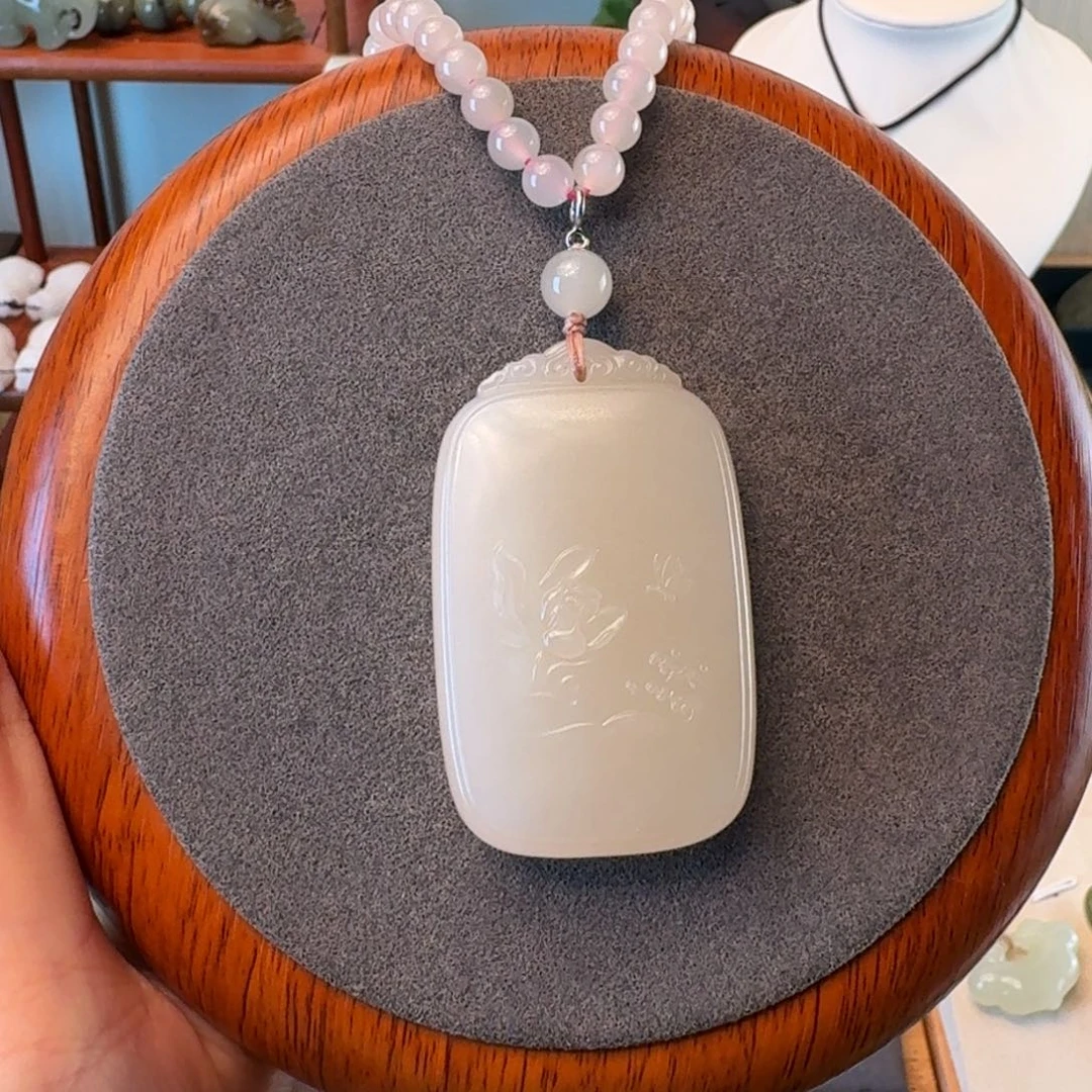 和田玉未镶嵌颈饰胖*哒