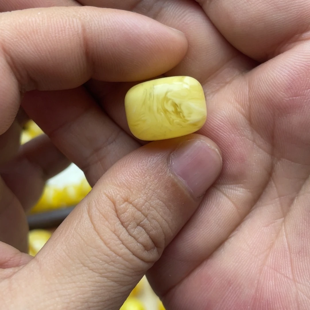 琥珀未镶嵌颈饰琥珀蜜蜡