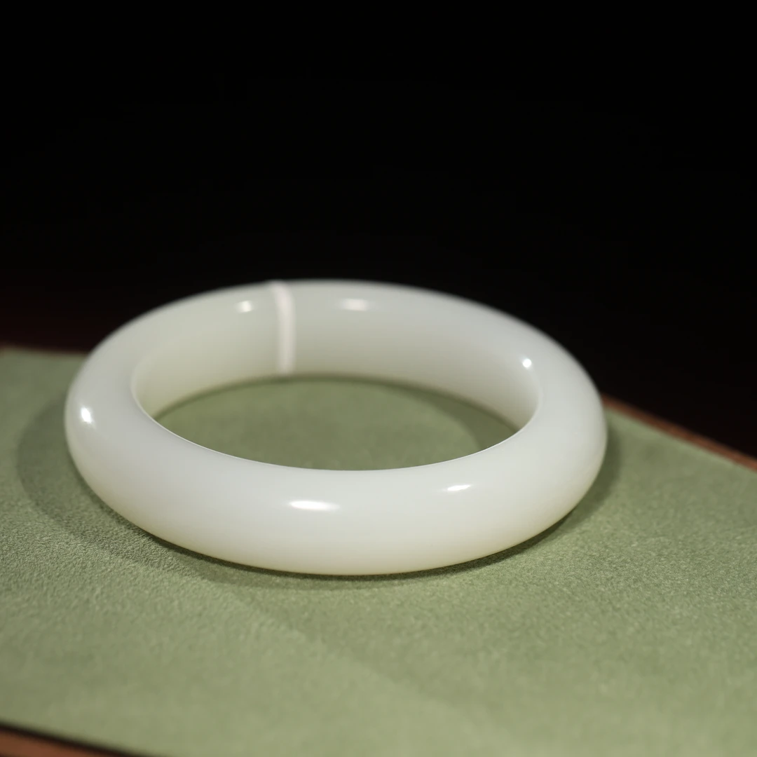 【小娟珠宝】yz70801 收藏级精品新疆且末料和田玉手镯 f26