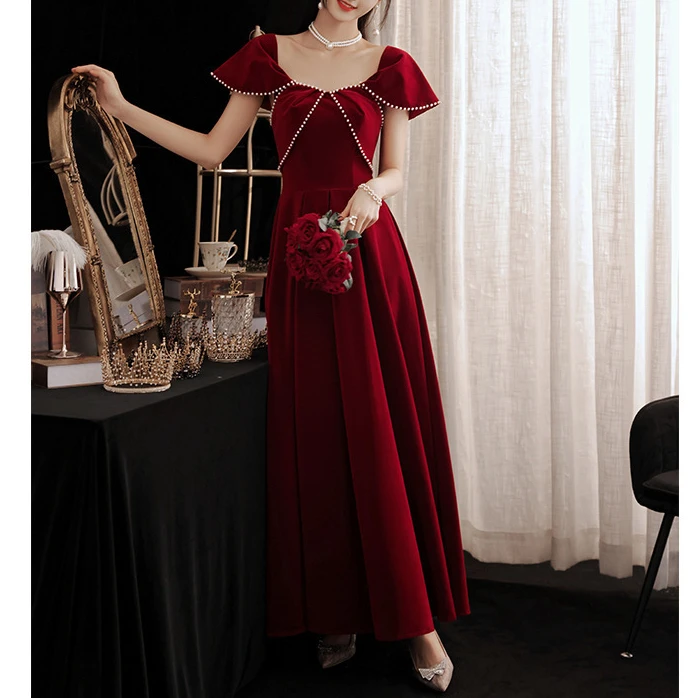 酒红色敬酒服新娘女2025新款春季订婚连衣裙结秋冬加厚毛呢敬酒服