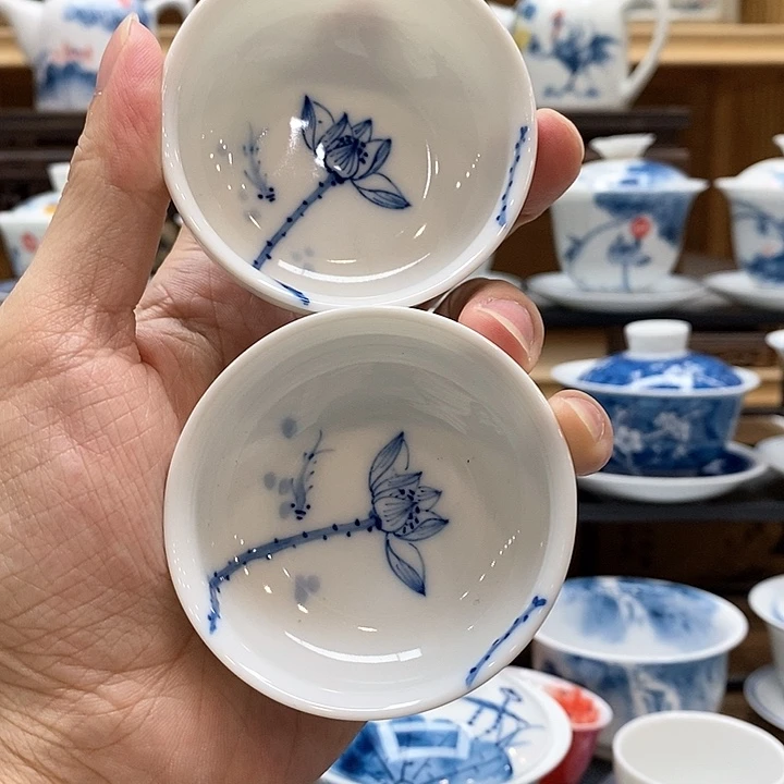 手绘2个装荷花杯子60cc釉下彩微瑕福利款