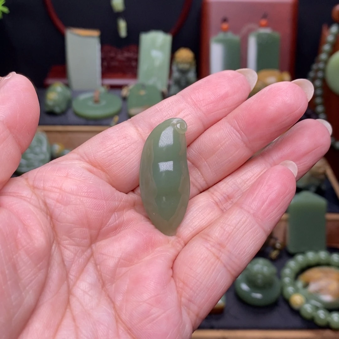 岫岩老玉（透闪石质玉）未镶嵌挂件