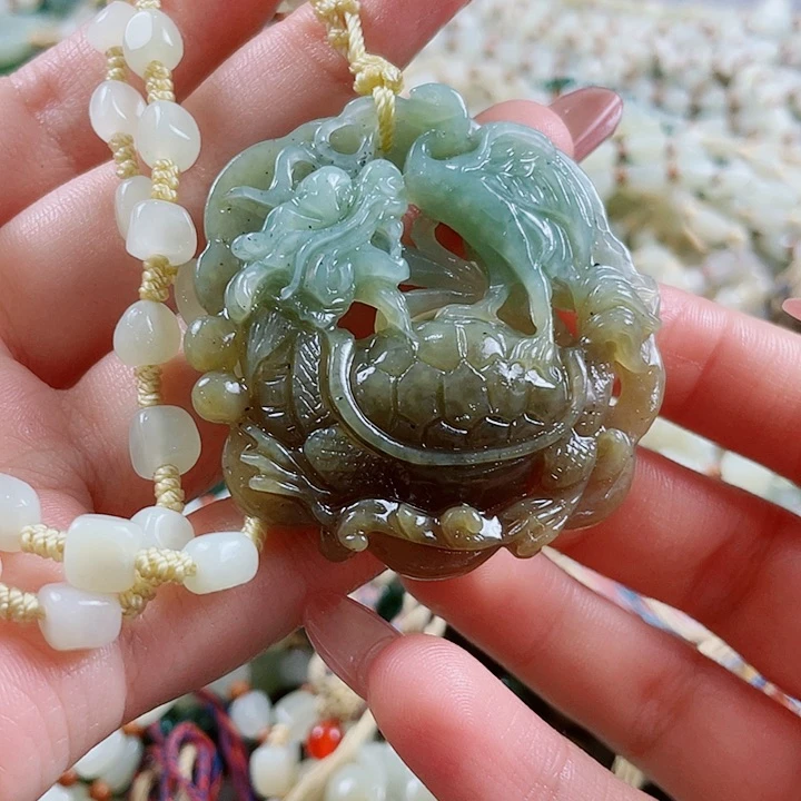颈饰未镶嵌和田玉