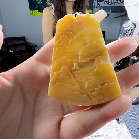 颈饰未镶嵌翡翠一个