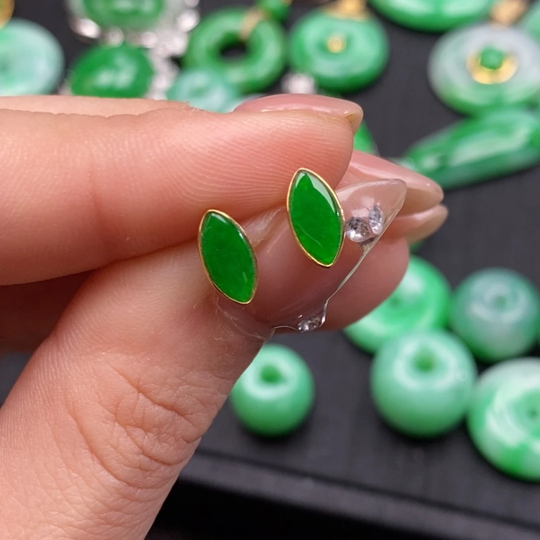 翡翠耳饰18K金镶嵌翡翠