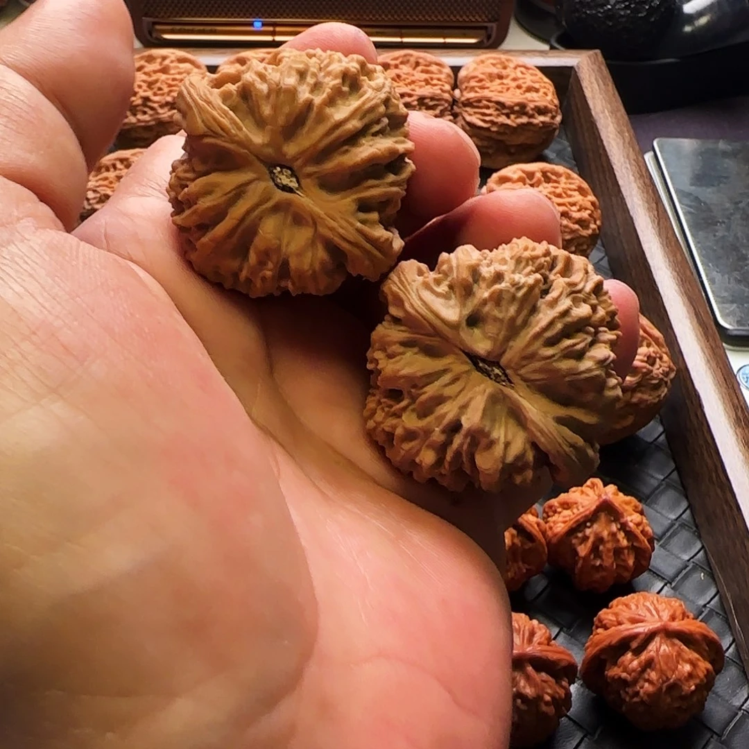 大****把件文玩核桃南疆石