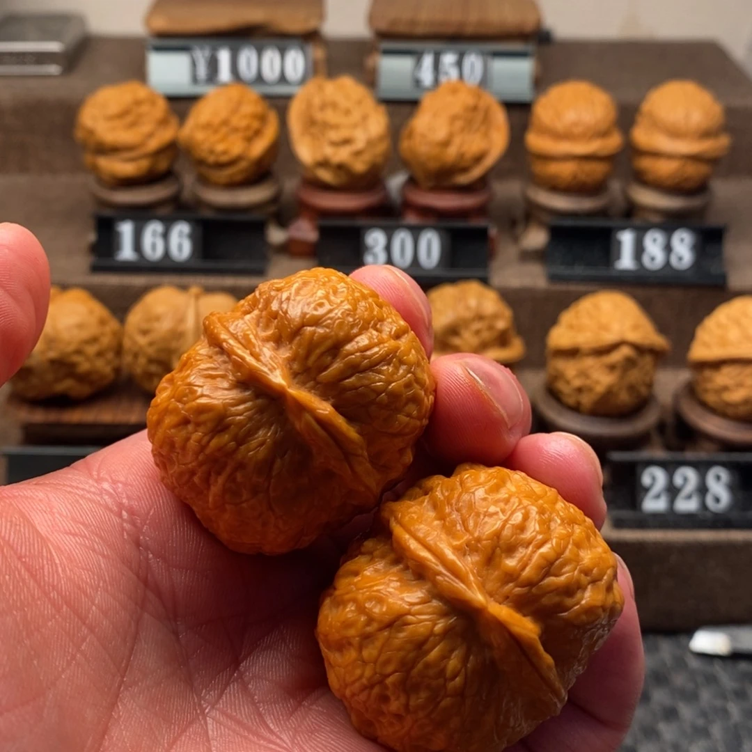 文玩核桃把件铁核桃8折