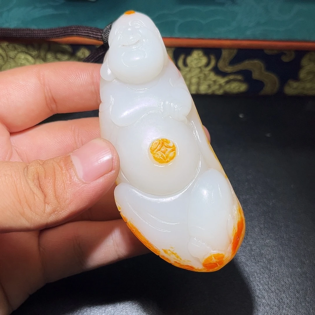 总***结和田玉未镶嵌颈饰CC