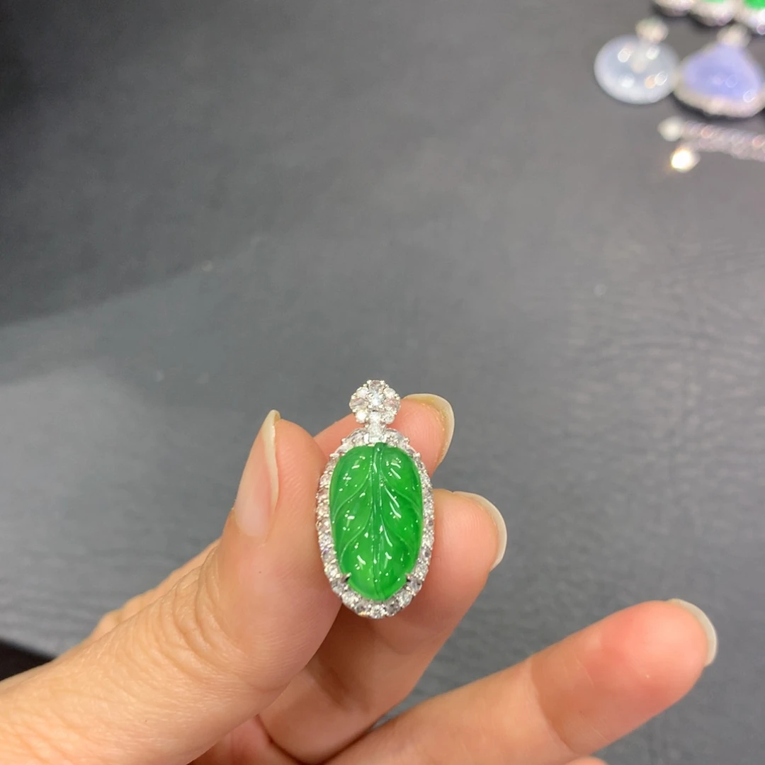 吊坠(不含链)18K金镶嵌翡翠
