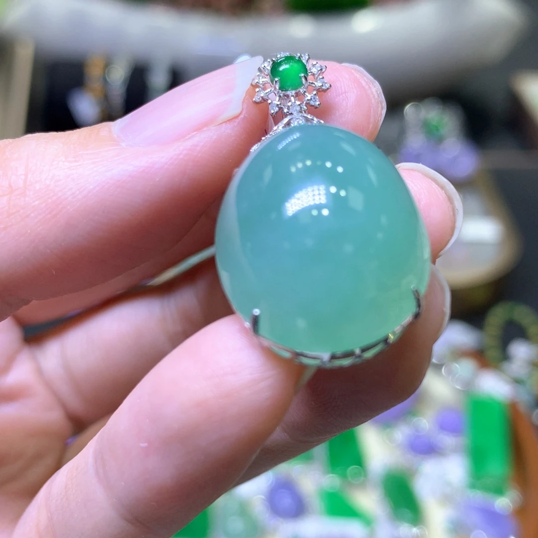 【闪购商品】翡翠颈饰18K金镶嵌翡翠吊坠项链