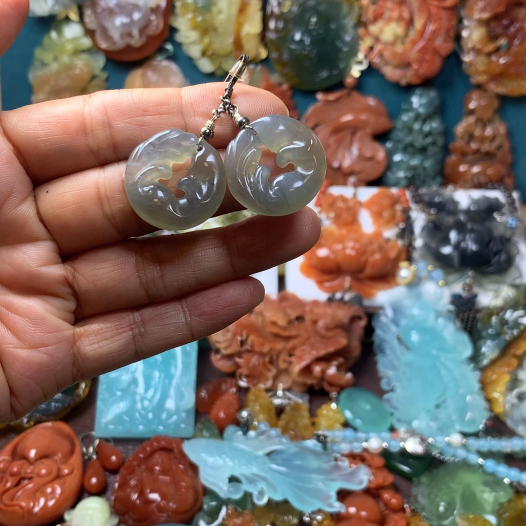 蛇纹石玉未镶嵌耳坠