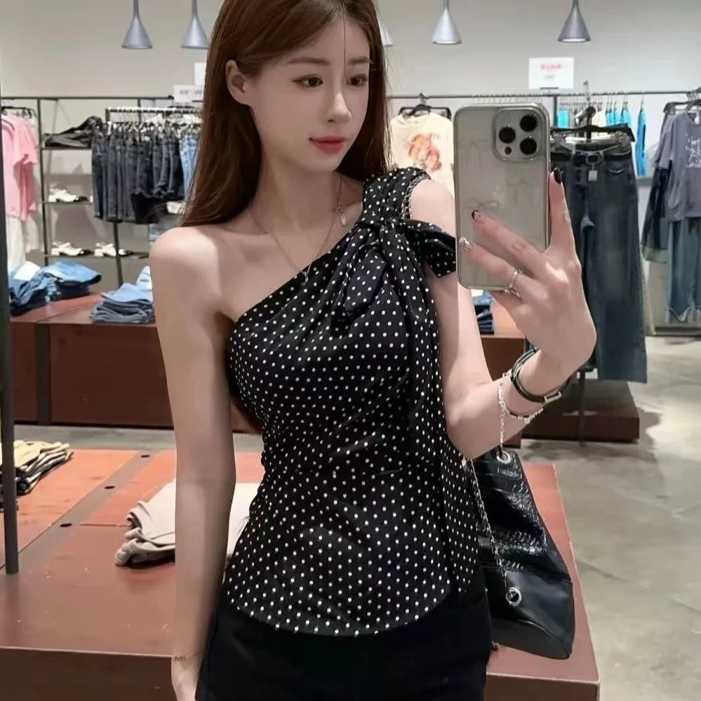 黑色波点复古斜肩背心女装夏季吊带辣妹设计无袖修身短款绑带上衣