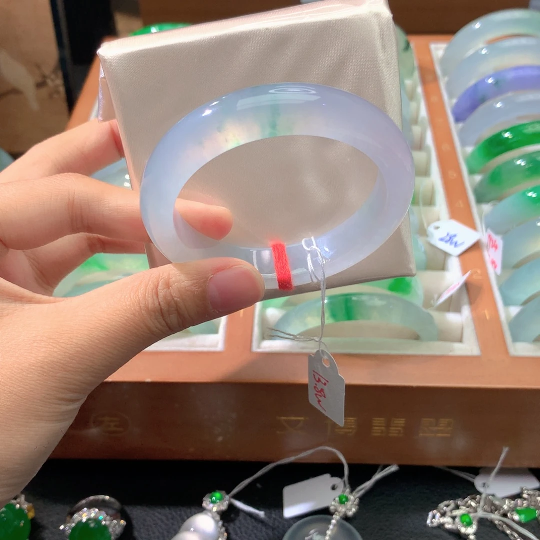 翡翠未镶嵌手镯正圈