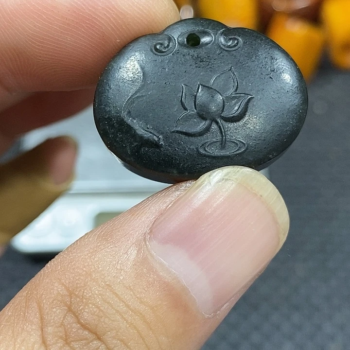 吊坠滴血莲花菩提