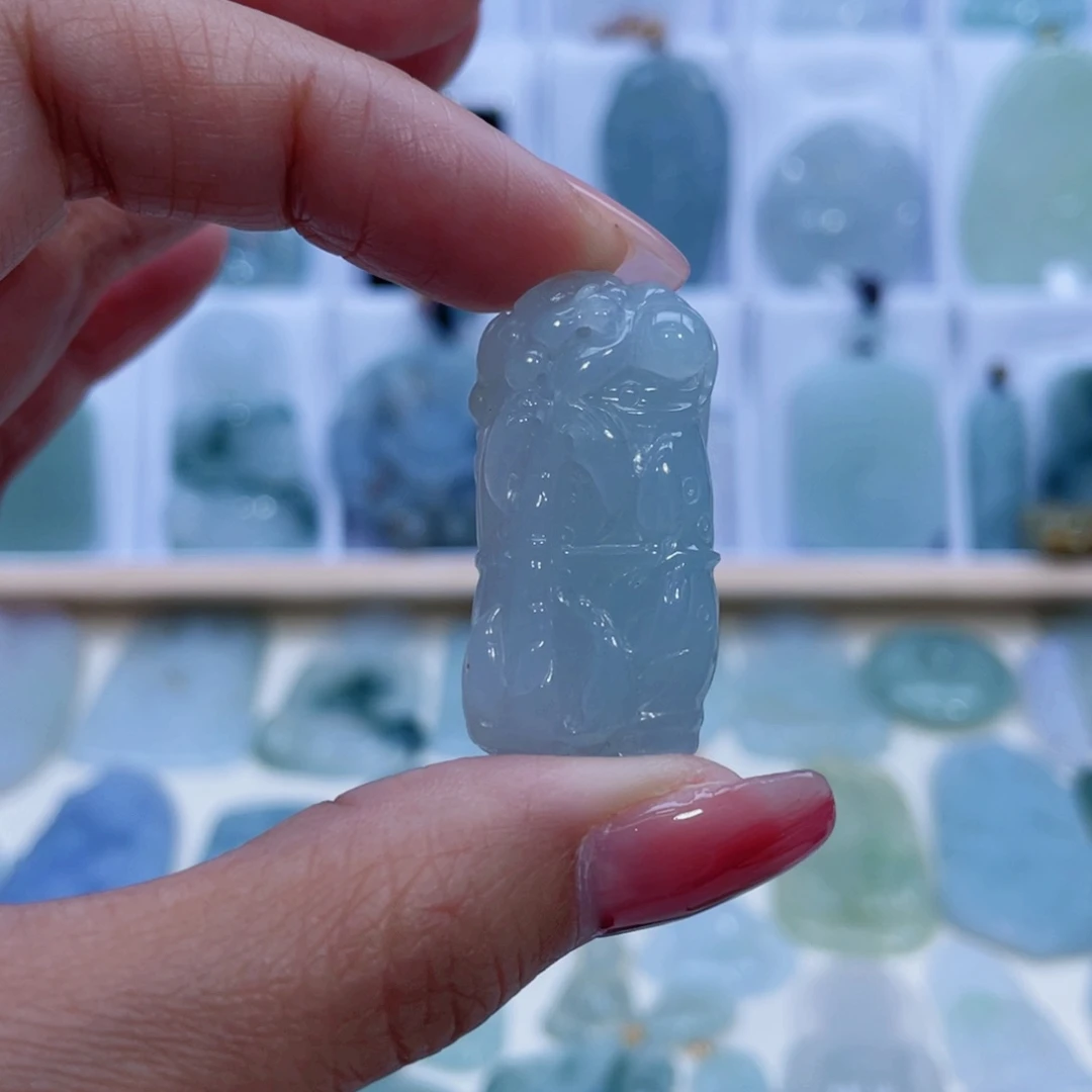 翡翠颈饰未镶嵌翡翠A货颈饰未镶嵌