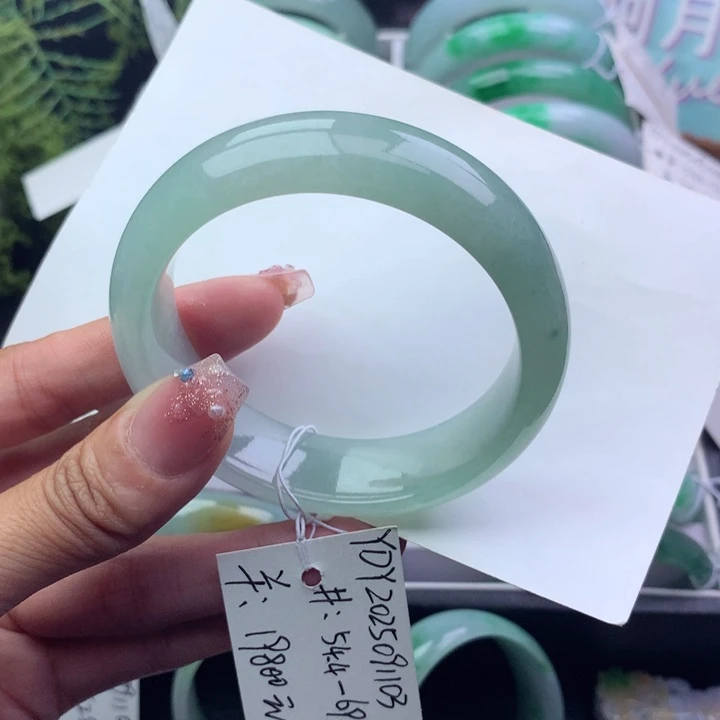 未镶嵌手镯翡翠天然翡翠手镯
