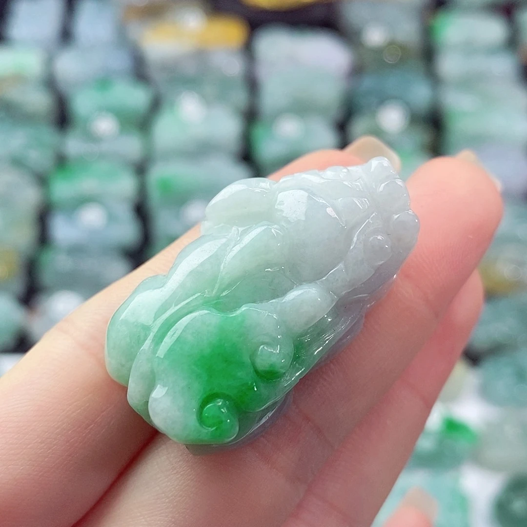 颈饰未镶嵌翡翠天然