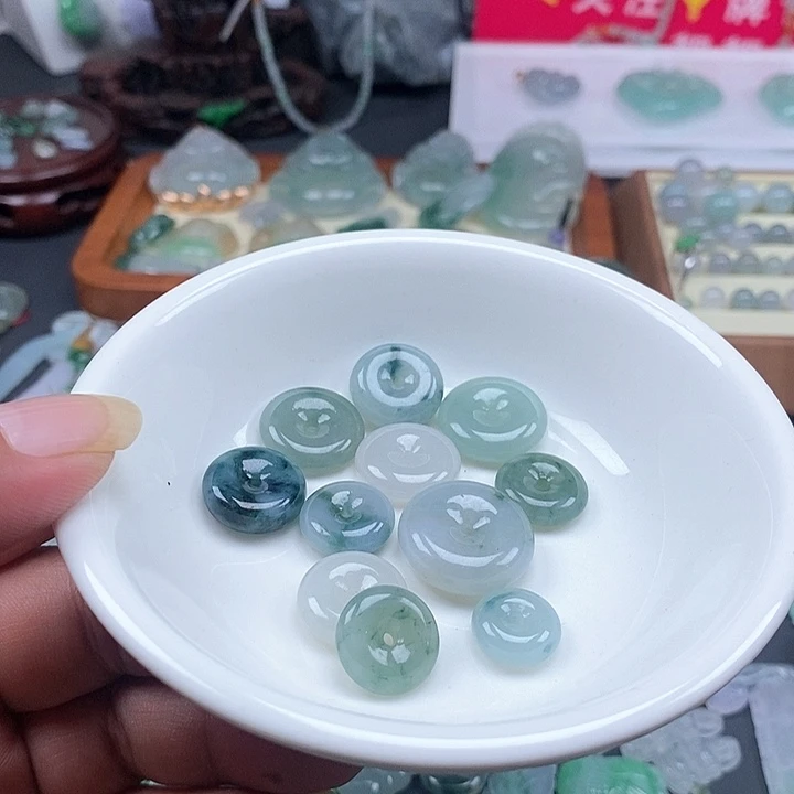 吊坠(不含链)未镶嵌翡翠一个50