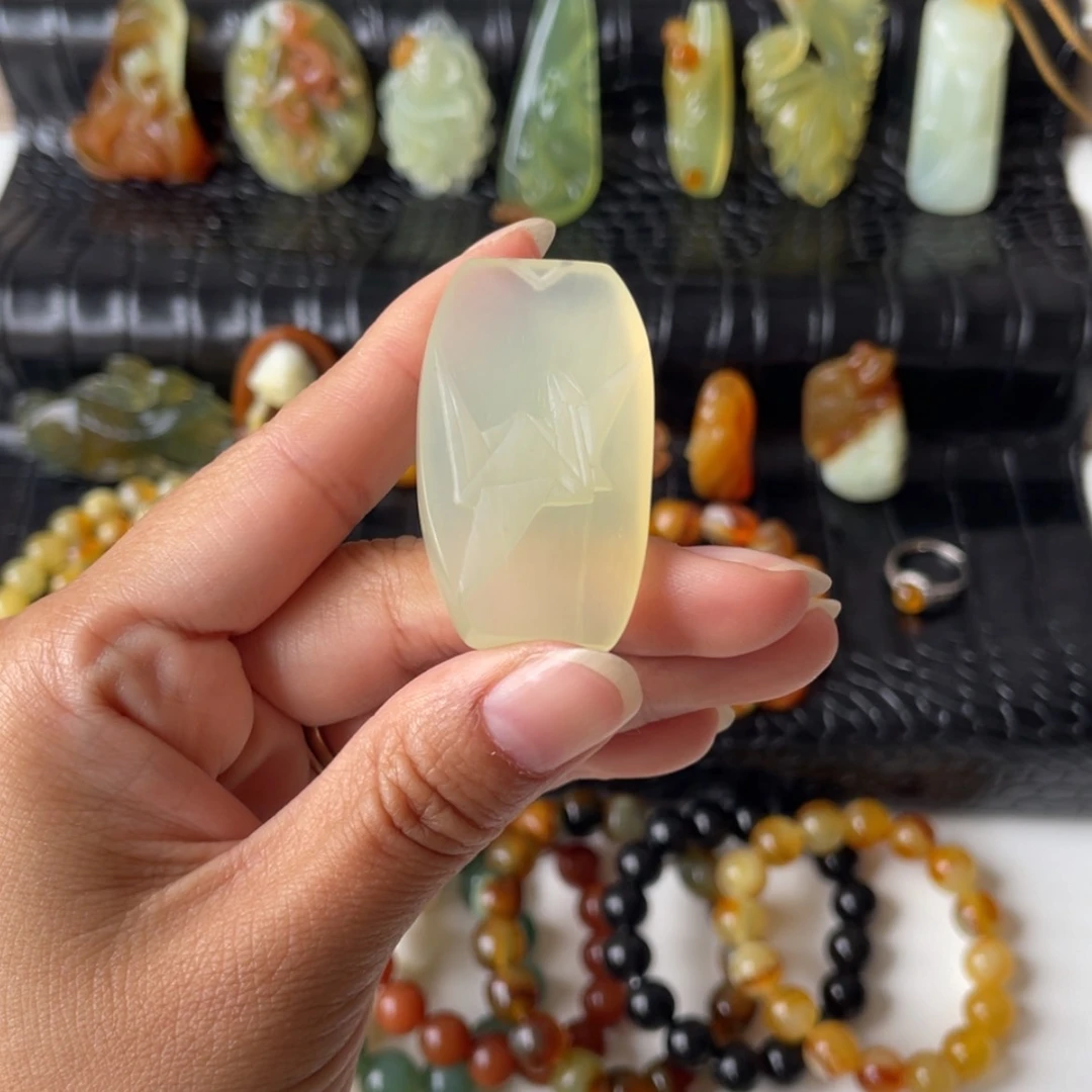 【闪购商品】蛇纹石玉未镶嵌颈饰