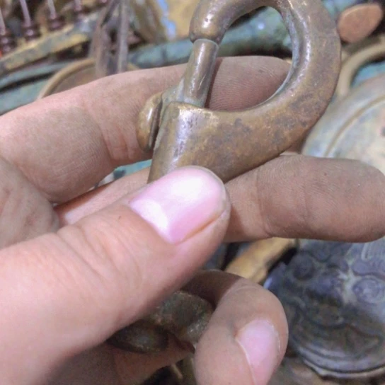 苏***，闪电购铜摆件工艺品