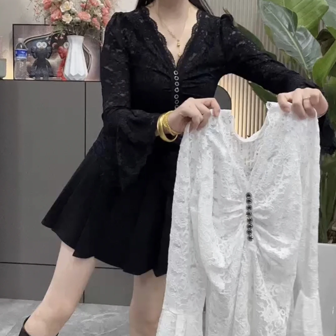 秋季新款V领修身显瘦蕾丝打底衫内搭上衣