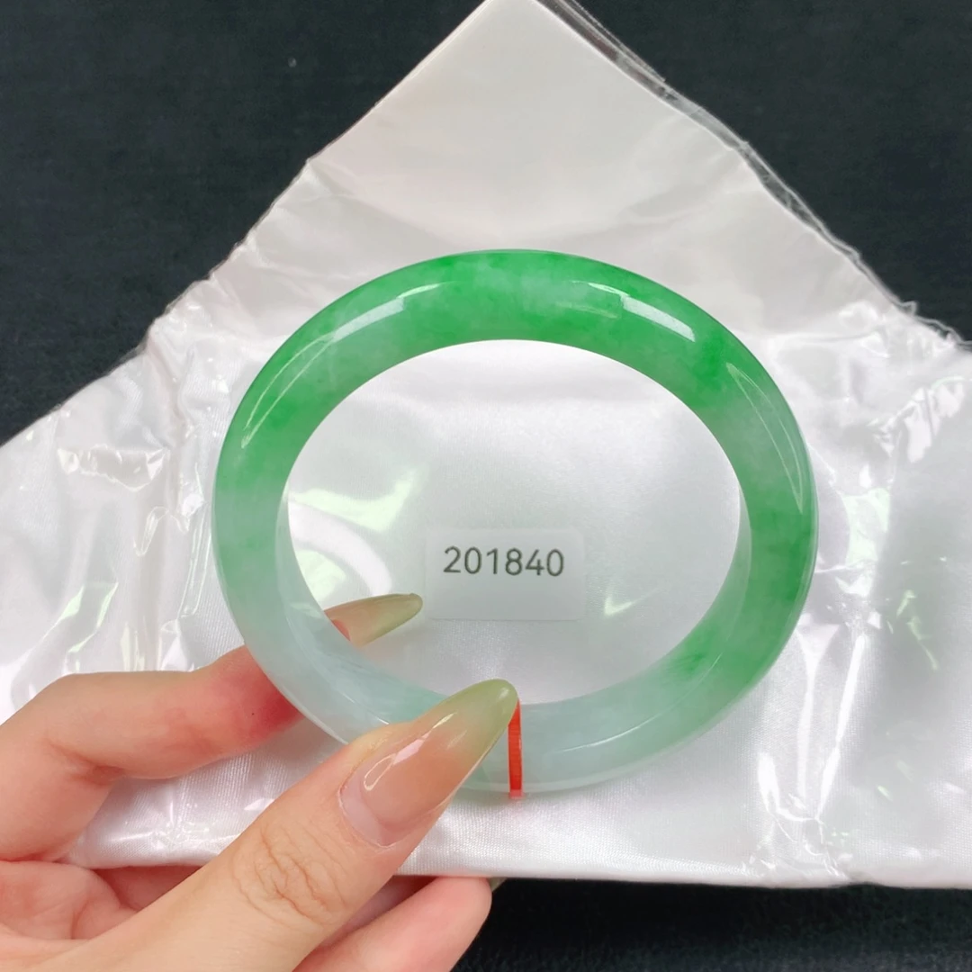 翡翠未镶嵌手镯天然翡翠手镯04