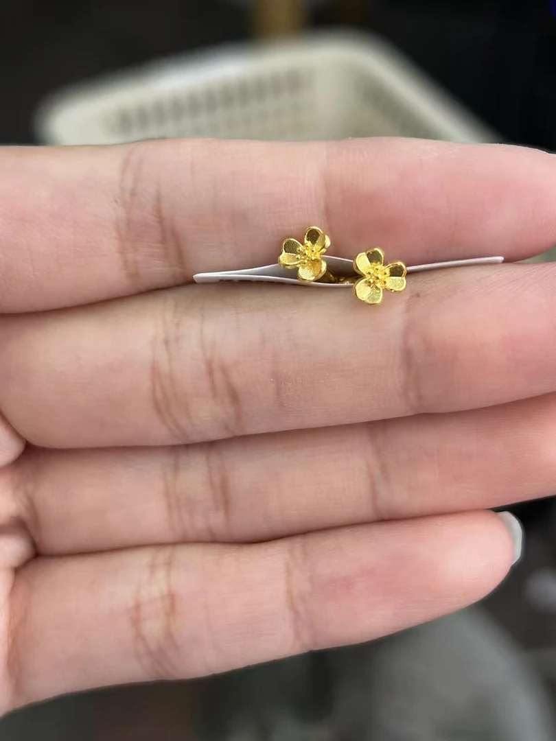足金999 新版三花弯钩耳钉