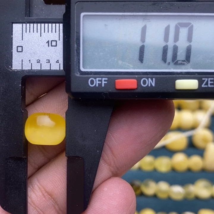 琥珀未镶嵌裸石39号11*8.8