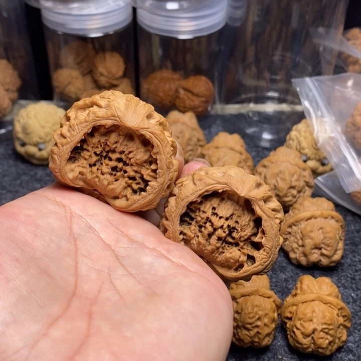 文玩核桃吊坠47全品聚宝盆