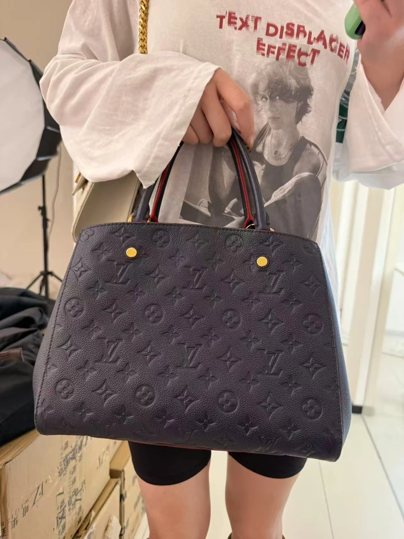 99新 LouisVuitton/路易威登 lv 蒙田中号全皮蓝斜挎包/99新/优选