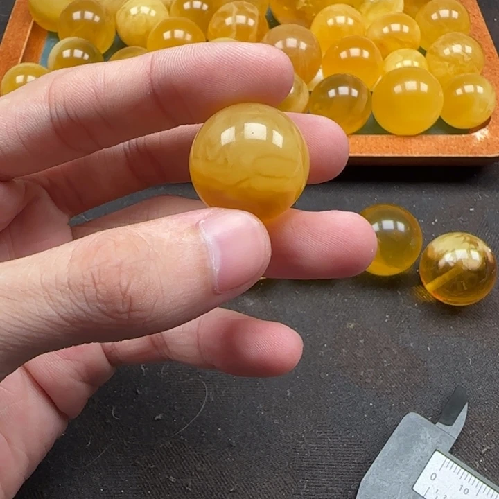 周***敏蜜蜡未镶嵌珠宝奇石天然分单193