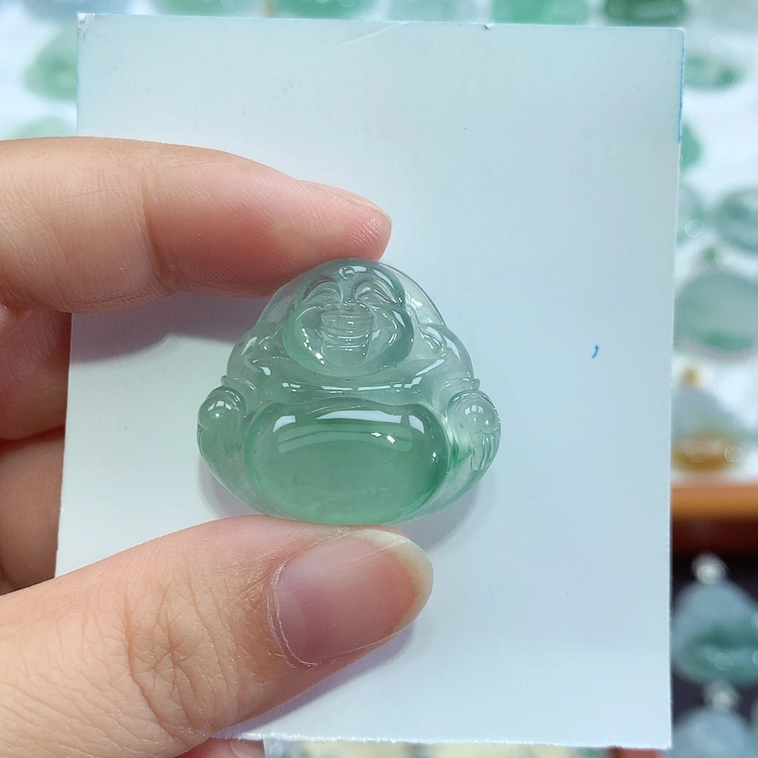 翡翠未镶嵌颈饰佛