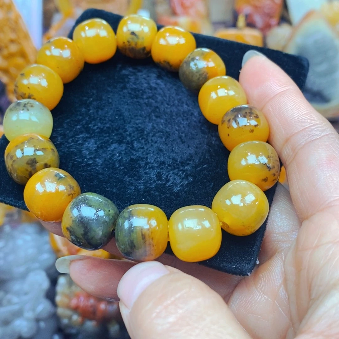 未镶嵌石英质玉（黄龙玉）颈饰