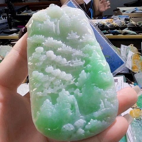 颈饰未镶嵌翡翠一个