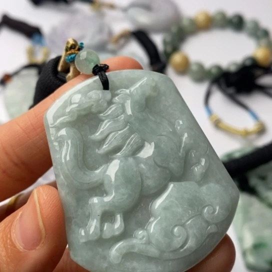 翡翠未镶嵌挂件翡翠