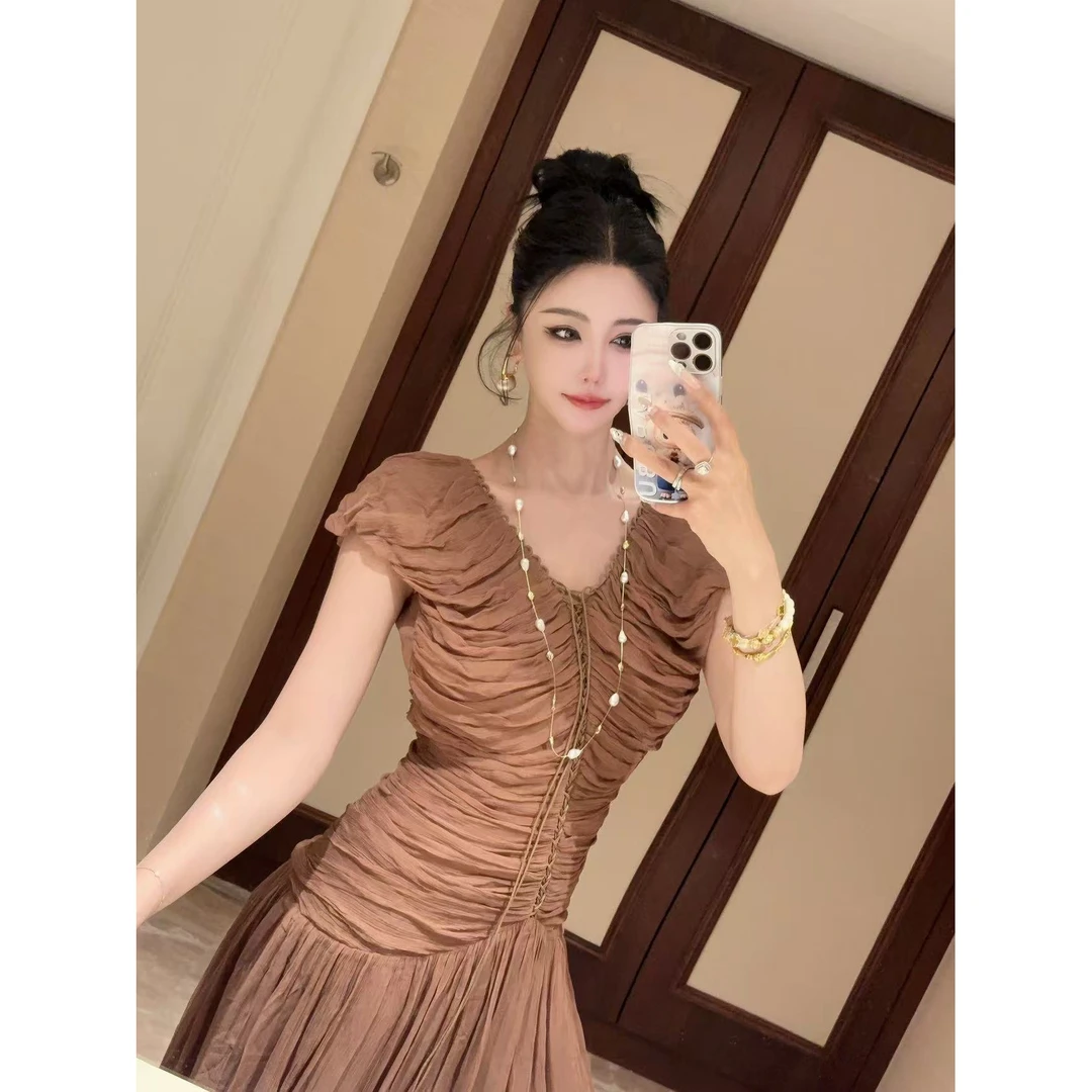 DOUWU【罗马情人】咖色满身褶褶百褶V领花边抽绳半袖连衣裙LYQ13968