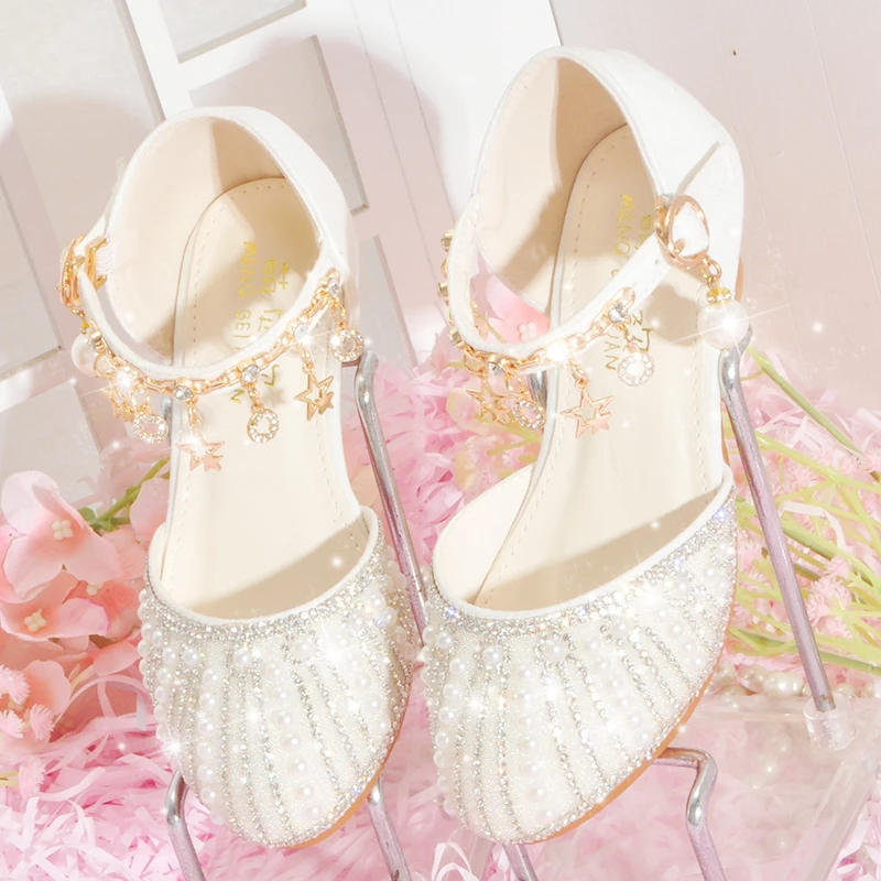 巴拉童年优选儿童白色公主鞋高跟软底小皮鞋女学生演出走秀主持礼