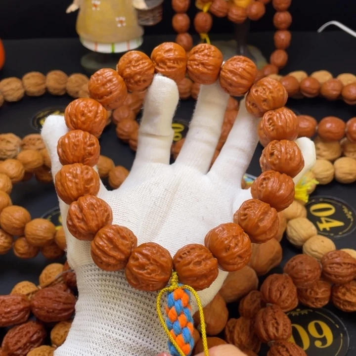 *****文玩核桃手串京八棱