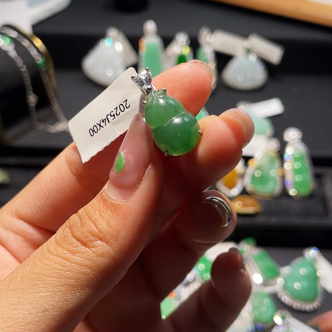 翡翠银S925镶嵌颈饰