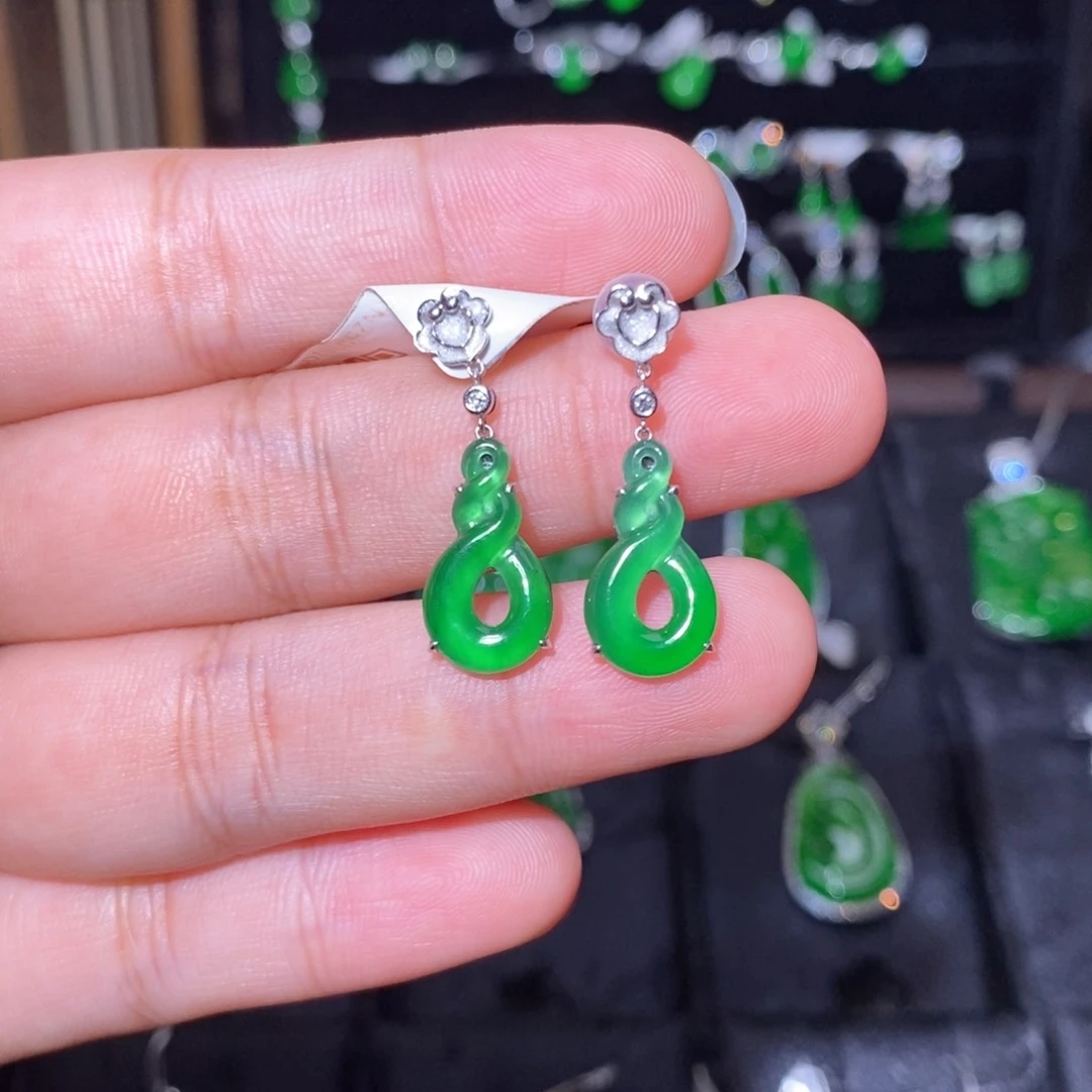 颈饰18K金镶嵌翡翠天然翡翠