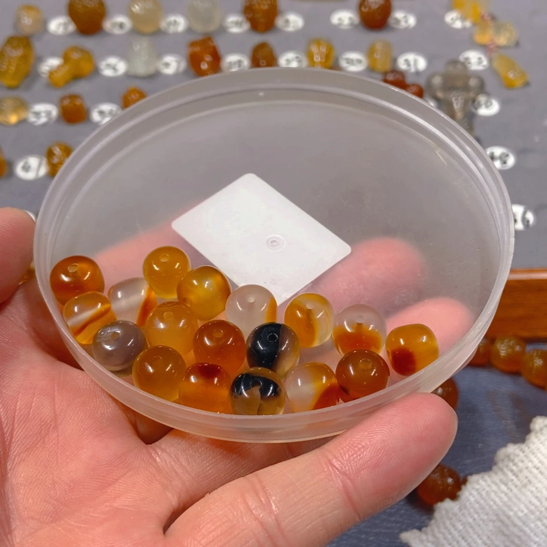 ****湖玛瑙/玉髓颈饰合金珠