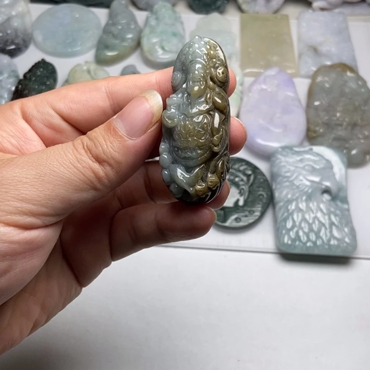 翡翠未镶嵌颈饰财爷22