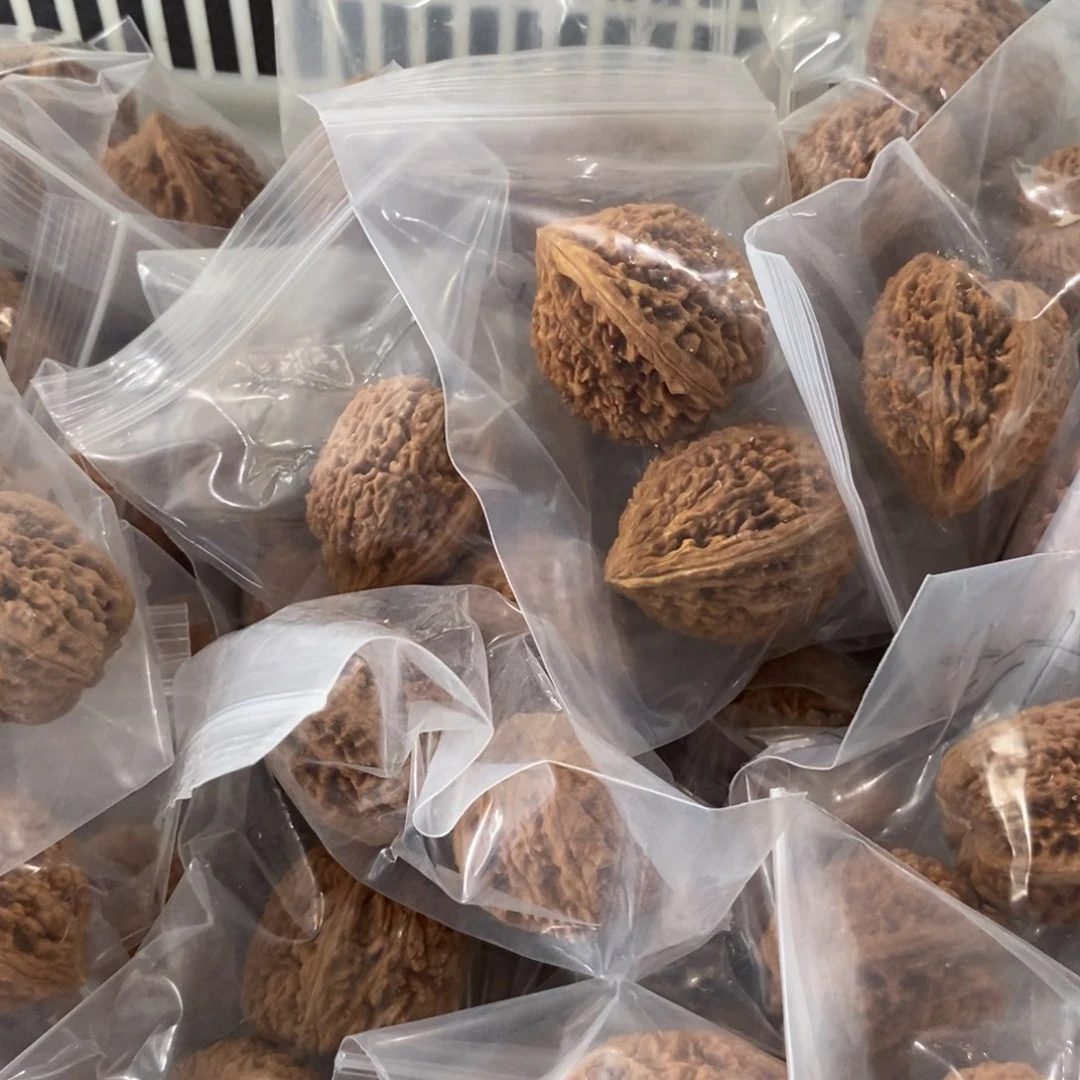 文玩核桃吊坠大蒜有瑕疵