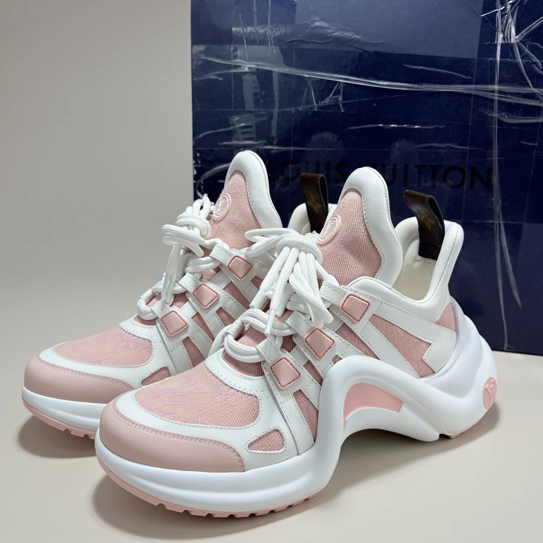 未使用 LouisVuitton/路易威登 LV白粉拱桥老爹鞋 37.5码 13620
