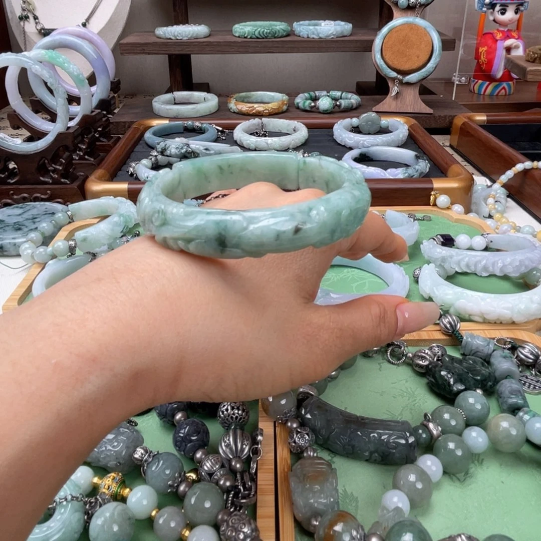 蒙***格未镶嵌手链翡翠翡翠手镯