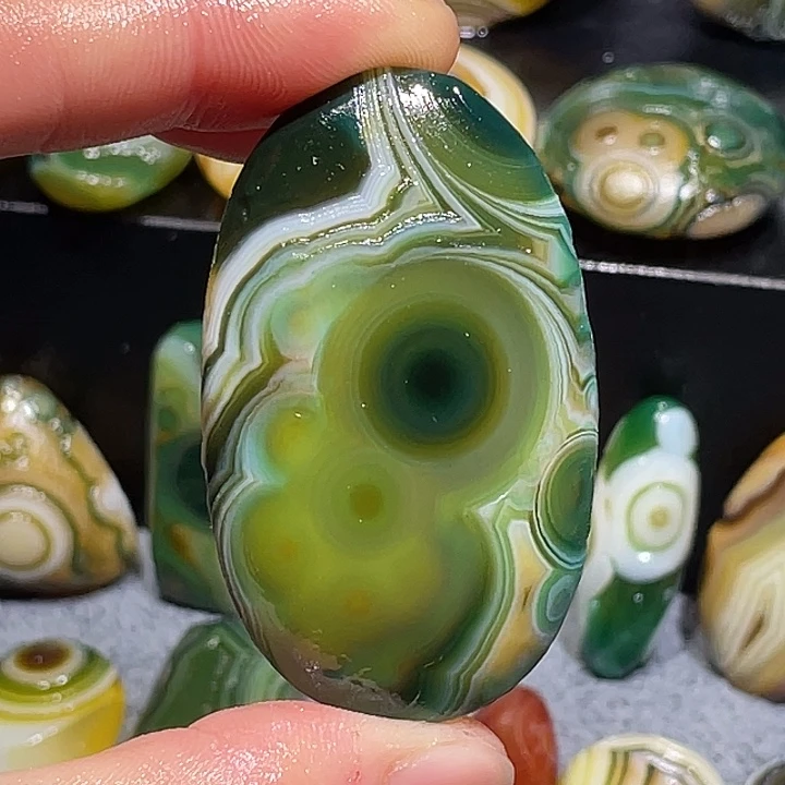 玛瑙/玉髓未镶嵌珠宝奇石