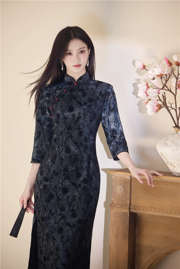 旗袍中式改良连衣裙秋季显瘦长款日常复古中国风2025年新款修身